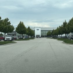 Brondes Ford Maumee - Entrance