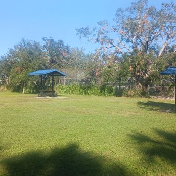 Arlington Paw Park - Dog Parks Near Me - Sarasota, Florida Arlington Paw Park - Dog Parks Near Me - Sarasota, Florida