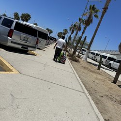 Eliker Transfer - Always helpful staff! Eager to help with our bags and prepare our vehicle, nice and cool vehicle with cool beverages!
