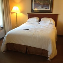 Midlane Suites - Queen bed.