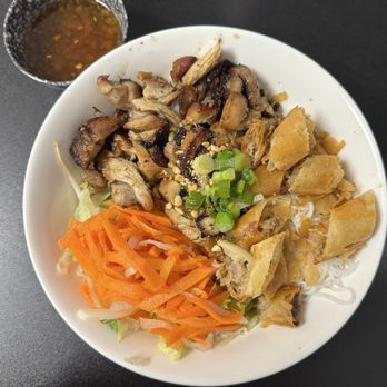 Pho King - Chicken vermicelli bowl - Vietnamese Near Me - Fort Smith, Arkansas Pho King - Chicken vermicelli bowl - Vietnamese Near Me - Fort Smith, Arkansas