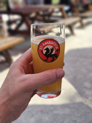 Terrasse St-Ambroise by null