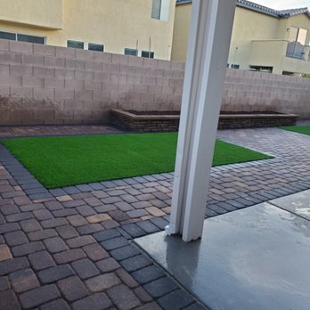 Fidels Lanscape - a patio with artificial grass - Artificial Turf Near Me Fidels Lanscape - a patio with artificial grass - Artificial Turf Near Me