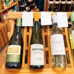 Cork & Cracker - White wine selections