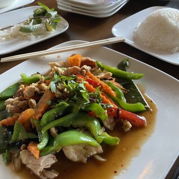 Smiley Thai and Sushi - Ginger Chicken - Thai Near Me - Mount Juliet, Tennessee