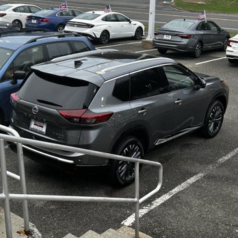 Crabtree Nissan - Nissan rogue platinum 2026 - Oil Change Stations Near Me - Middlebury, Connecticut