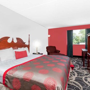 Ramada by Wyndham Henderson/Evansville - Guest room - Hotels Near Me - Henderson, Kentucky Ramada by Wyndham Henderson/Evansville - Guest room - Hotels Near Me - Henderson, Kentucky