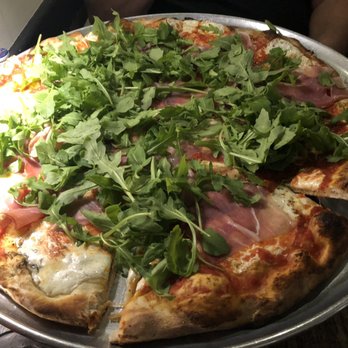 Juliana's - No . 4 (arugula, mozzarella and prosciutto) - Pizza Near Me - Brooklyn, New York Juliana's - No . 4 (arugula, mozzarella and prosciutto) - Pizza Near Me - Brooklyn, New York