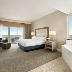 Hilton Ocean City Oceanfront Suites - Guest room bath