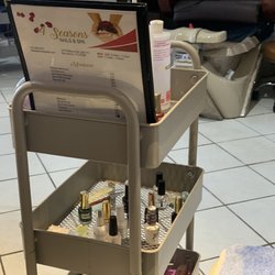 4 Seasons Nails & Spa