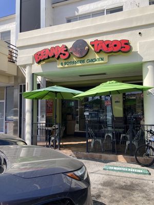 Benny's Tacos & Rotisserie Chicken in Culver City 🇲🇽 by null