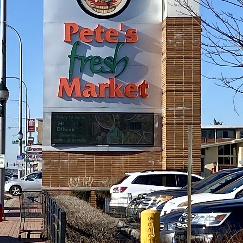 Pete's Market - Entrance - Grocery Near Me - Evergreen Park, Illinois