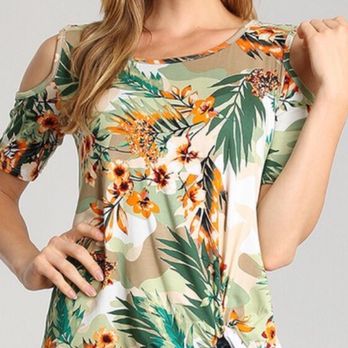 Niche Boutique - Tropical top - Women's Clothing Near Me - Saint James, New York Niche Boutique - Tropical top - Women's Clothing Near Me - Saint James, New York