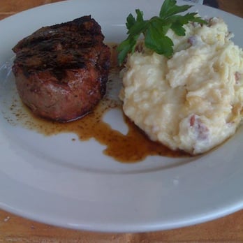 Weber Grill Restaurant - Filet and garlic smash - Barbeque Near Me - Lombard, Illinois Weber Grill Restaurant - Filet and garlic smash - Barbeque Near Me - Lombard, Illinois