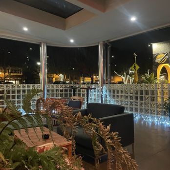 Peri's Silver Dollar Bar - Outside - Bars Near Me - Fairfax, California