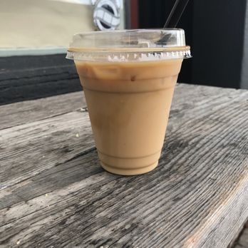 Blvd Cafecito - Iced vanilla Latte - Coffee & Tea Near Me - Burbank, California