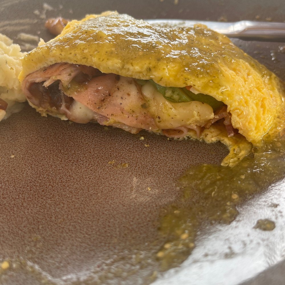 Restaurant Manyee - Omelette with ham, manchego and homemade potatoes! - Breakfast & Brunch Near Me - Cancún, ROO Restaurant Manyee - Omelette with ham, manchego and homemade potatoes! - Breakfast & Brunch Near Me - Cancún, ROO