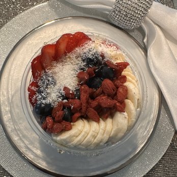 Açaí Haus - Açaí Berry Bliss bowl - Acai Bowls Near Me - Roseville, California