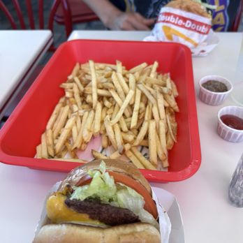 In-N-Out Burger - Burgers Near Me - Carmel Mountain, California