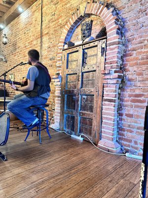 Oberon's Cocktail Bar & Venue by null