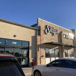 Skip's Beer Wine & Liquor - Sun hit the sign makes a beautiful glare