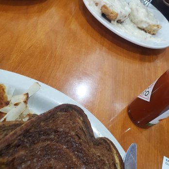 Doug's Day Diner - Centennial - Biscuits and gravy - Diners Near Me - Centennial, Colorado Doug's Day Diner - Centennial - Biscuits and gravy - Diners Near Me - Centennial, Colorado