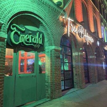 TREE HOUSE - Comfort Food Near Me - Chicago, Illinois