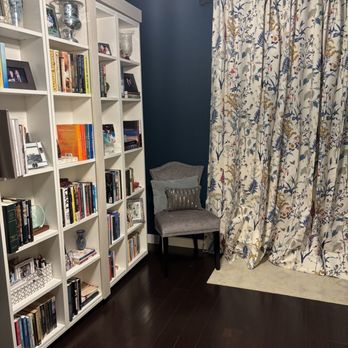 Peoples Signature Flooring - Hardwoods in study - Flooring Near Me - Austin, Texas Peoples Signature Flooring - Hardwoods in study - Flooring Near Me - Austin, Texas