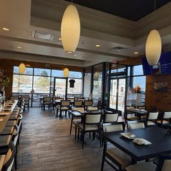 Taku Sushi - Spacious dining area