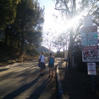 Cahuenga Peak - This is the trail head. Hike around it and continue on - Hiking Near Me - Los Angeles, California