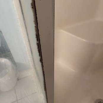 Elliott Realty - Shower - Vacation Rental Agents Near Me - North Myrtle Beach, South Carolina Elliott Realty - Shower - Vacation Rental Agents Near Me - North Myrtle Beach, South Carolina