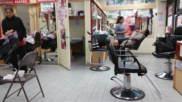 GULZAR BEAUTY SALON 13 Photos 49 Reviews 7401 Roosevelt Ave 