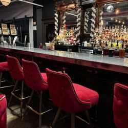 Barrow’s Intense NY Tasting Room - Love the seats