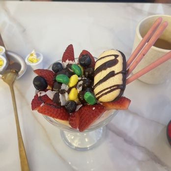 GIWA - Parfait desert with ice cream - Breakfast & Brunch Near Me - Santa Clara, California GIWA - Parfait desert with ice cream - Breakfast & Brunch Near Me - Santa Clara, California
