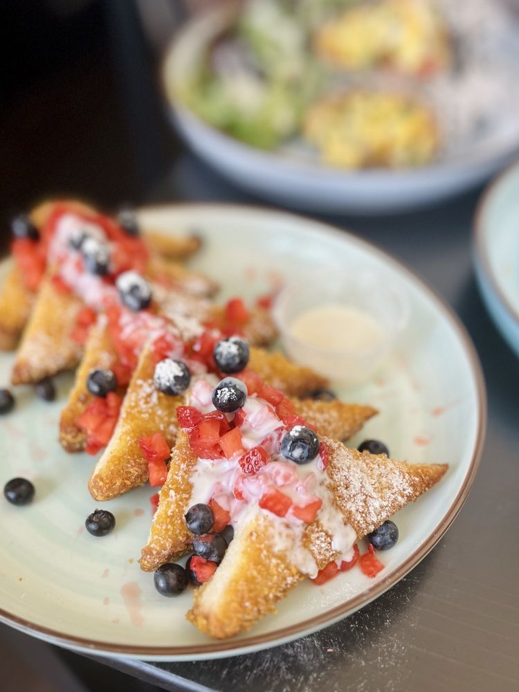 BLU JAM CAFE Updated October 2024 1679 Photos & 1220 Reviews 12400 Wilshire Blvd, Los