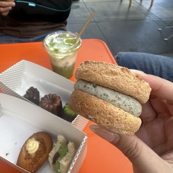 Bu Pastry Bar - Black sesame dacquois - Cafes Near Me - Pasadena, California