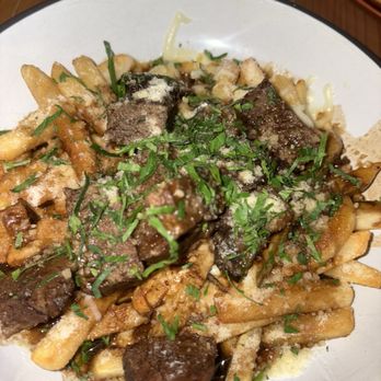 The Laurels - Short rib poutine - Cocktail Bars Near Me - New York, New York The Laurels - Short rib poutine - Cocktail Bars Near Me - New York, New York