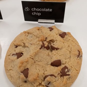 Crumbl - Lutz - Omg - Bakeries Near Me - Lutz, Florida
