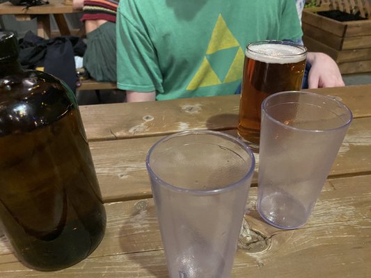 Dispensaire Microbrasserie // Dispensary Brewing Co. by null