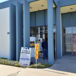 Daniels Mattress Manufacturing - The Entrance