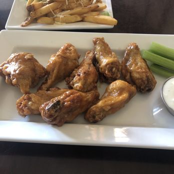 Bistro 1202 at Wayne Hotel - General Tso's Wings - used to be great, now just OK - New American Near Me - Honesdale, Pennsylvania Bistro 1202 at Wayne Hotel - General Tso's Wings - used to be great, now just OK - New American Near Me - Honesdale, Pennsylvania