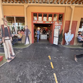 Route 66 RoadRunner - Cafes Near Me - Seligman, Arizona