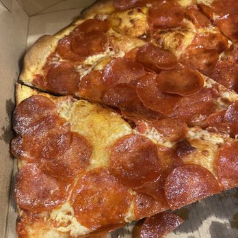 Burattino Brick Oven Pizza - Horrible pepperoni Pizza - Pizza Near Me - Carson, California