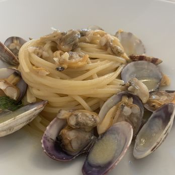 La Pecora Nera - Spaghetti Vongole...beautiful lunch special - Tuscan Near Me - Montecatini Terme, PT