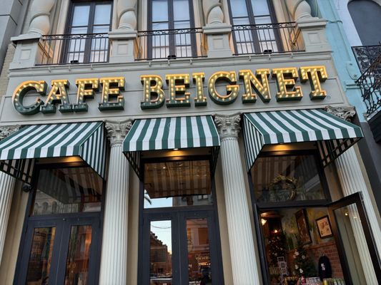 Cafe Beignet, Canal St. by null