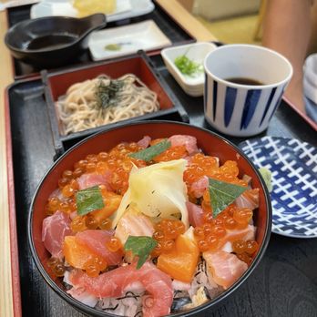 I-NABA - Chirashi - Japanese Near Me - Honolulu, Hawaii