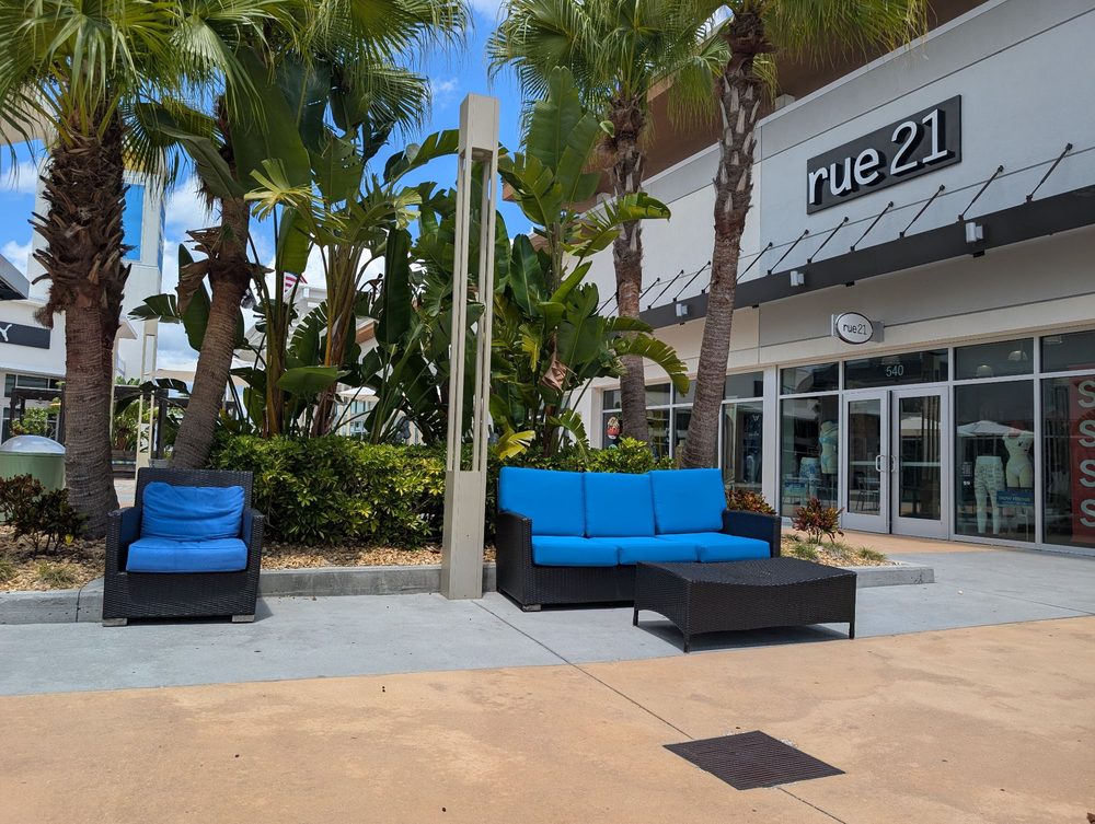 Rue 21 Logo