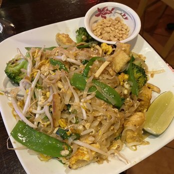 SriPraPhai Thai Restaurant - Tofu Pad Thai - Thai Near Me - Woodside, New York