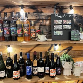 Highroads Tasting Room - Wine Tasting Room Near Me - Clayton, Georgia