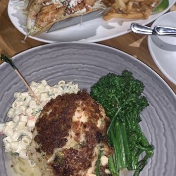 Duke's La Jolla - Sauted Mac Nut & Herb Crusted Fresh Fish and Fish Tacos - New American Near Me - La Jolla, California